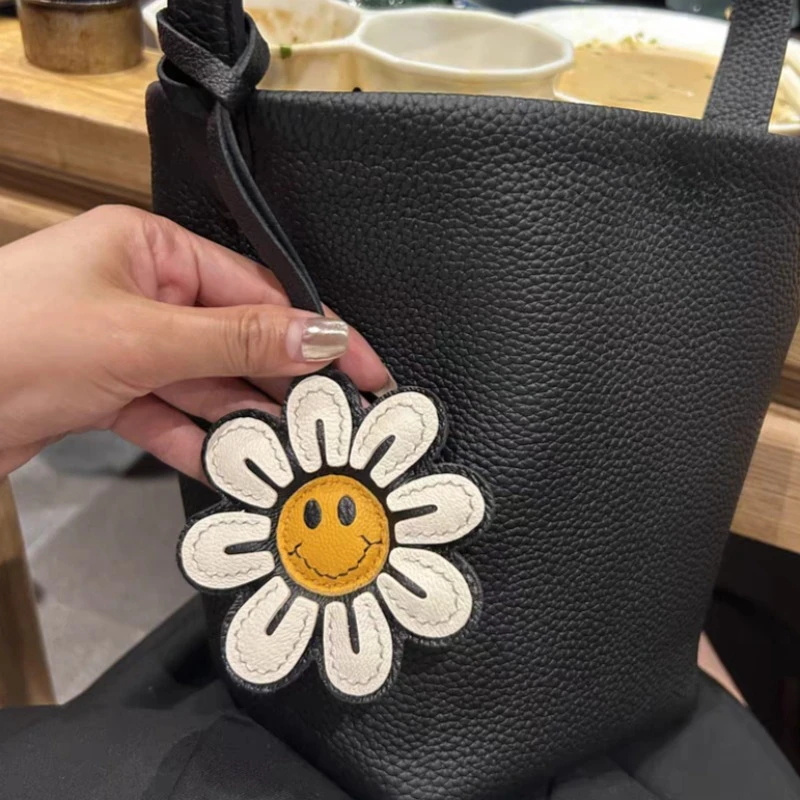 1pc Sunflower joyful Face Flow - Car Accessories Gift Ideas บทวิจารณ์และราคา